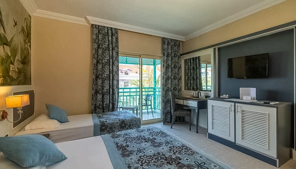 هتل کریستال پارایسو ورده ریزورت اند اسپا آنتالیا